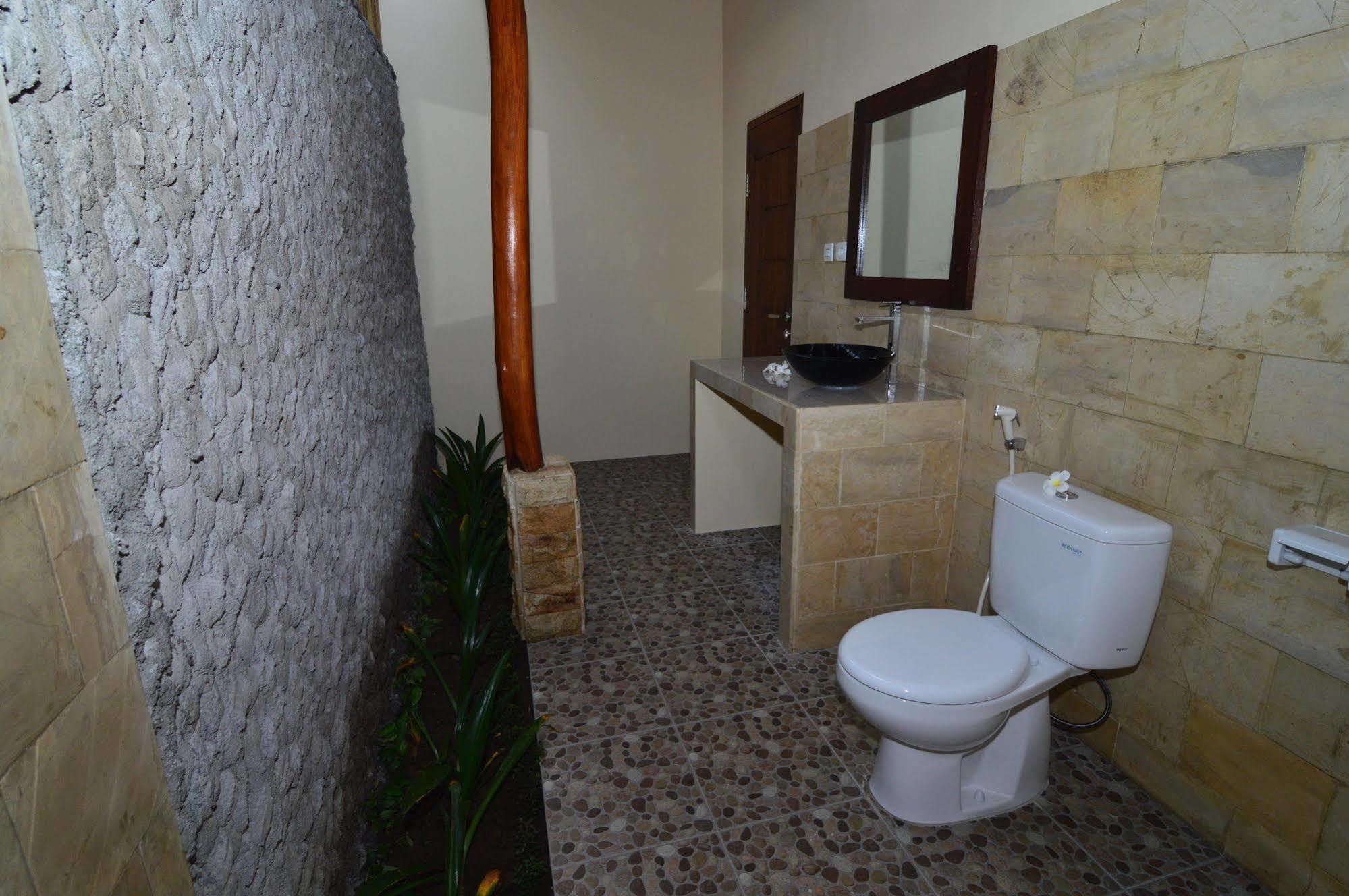 Shu Villa Lombok Kuta  Exterior photo