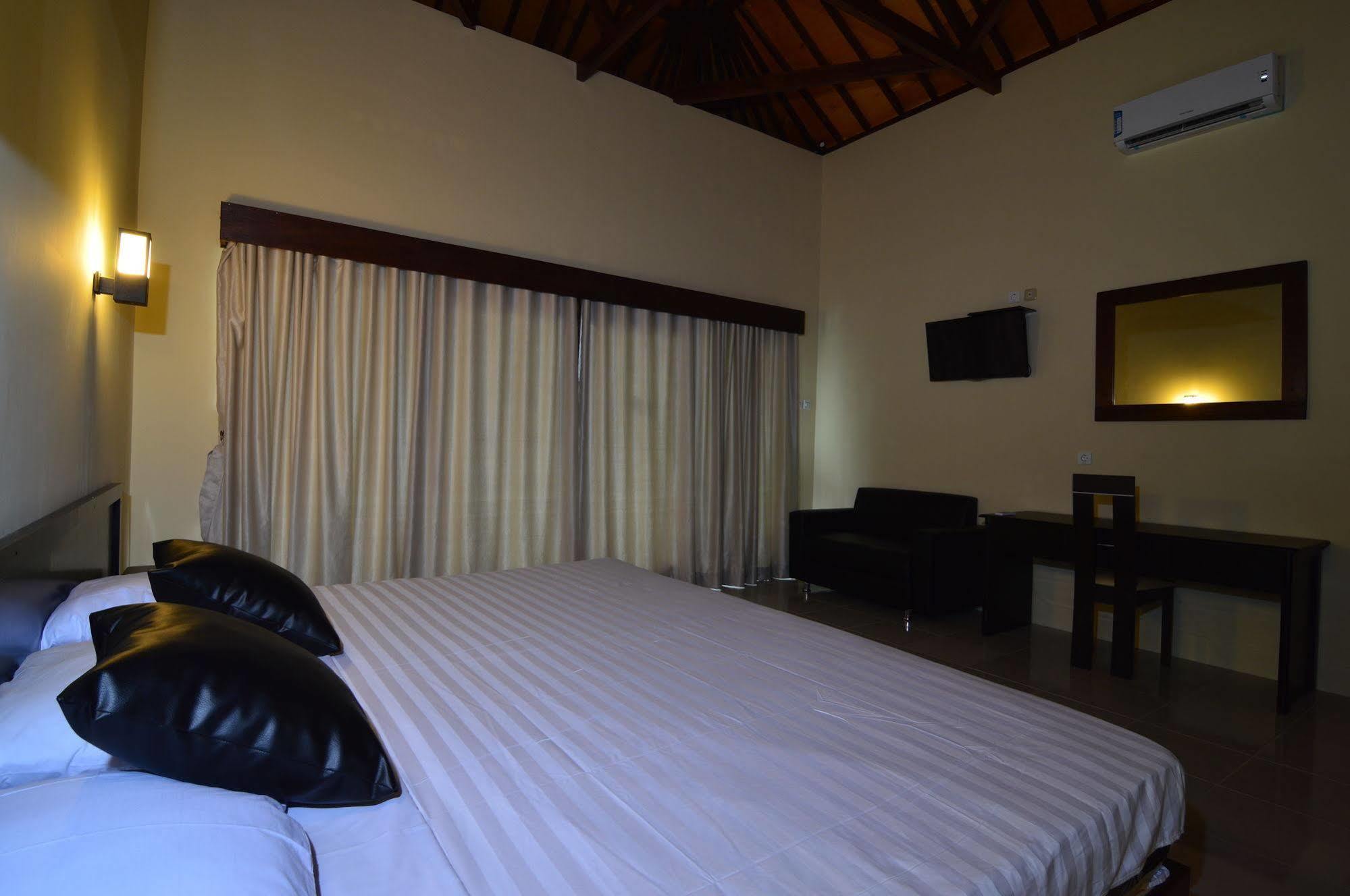 Shu Villa Lombok Kuta  Exterior photo